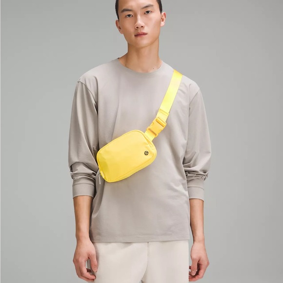 Lululemon Everywhere Belt Bag 1L- Utility Yellow - Picture 1 of 9
